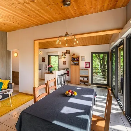 Maison-calme-pleine Nature-piscine Privée *