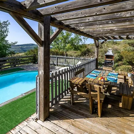 Maison-calme-pleine Nature-piscine Privée *