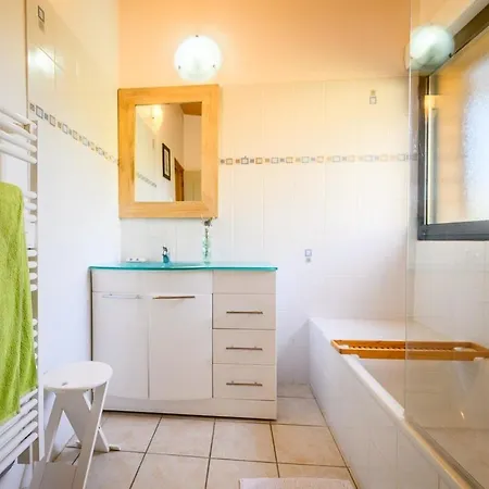 Maison-calme-pleine Nature-piscine Privée
